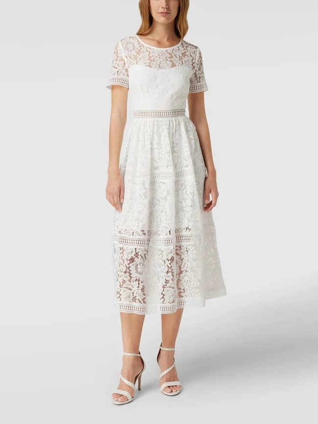 Apart Glamour Kurzärmeliges Brautkleid Mit Floralen Stickereien - Offwhite – Bild 4