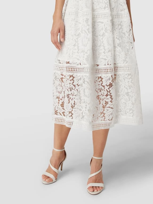 Apart Glamour Kurzärmeliges Brautkleid Mit Floralen Stickereien - Offwhite – Bild 3