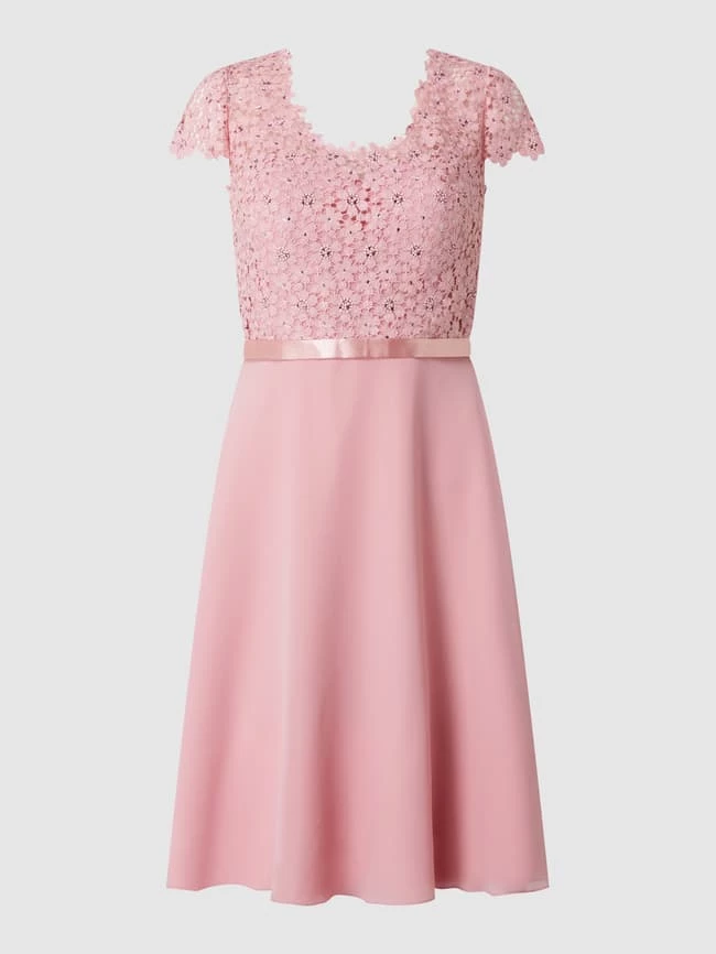 Luxuar Cocktailkleid Mit Ziersteinen Und Floralen Stickereien - Rosé – Bild 2