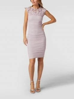 Lipsy Cocktailkleid Mit Floralen Stickereien Und Raffungen - Flieder