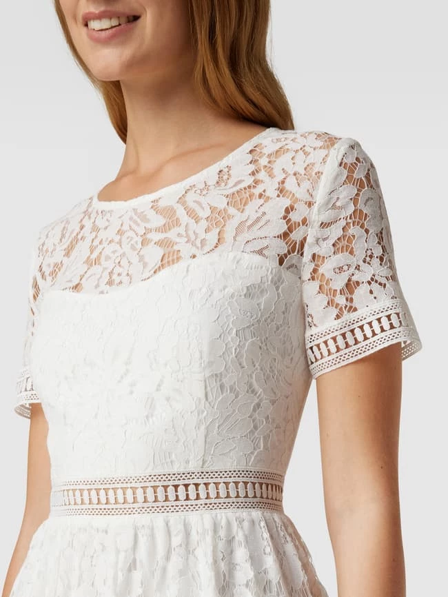 Apart Glamour Kurzärmeliges Brautkleid Mit Floralen Stickereien - Offwhite – Bild 6