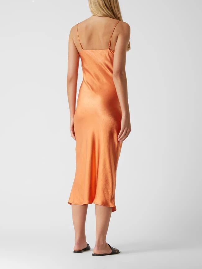 Gina Tricot Maxikleid Aus Satin Modell 'Sally' - Kupfer – Bild 4