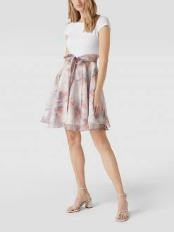 Swing Cocktailkleid Mit Floralem Muster - Rosé